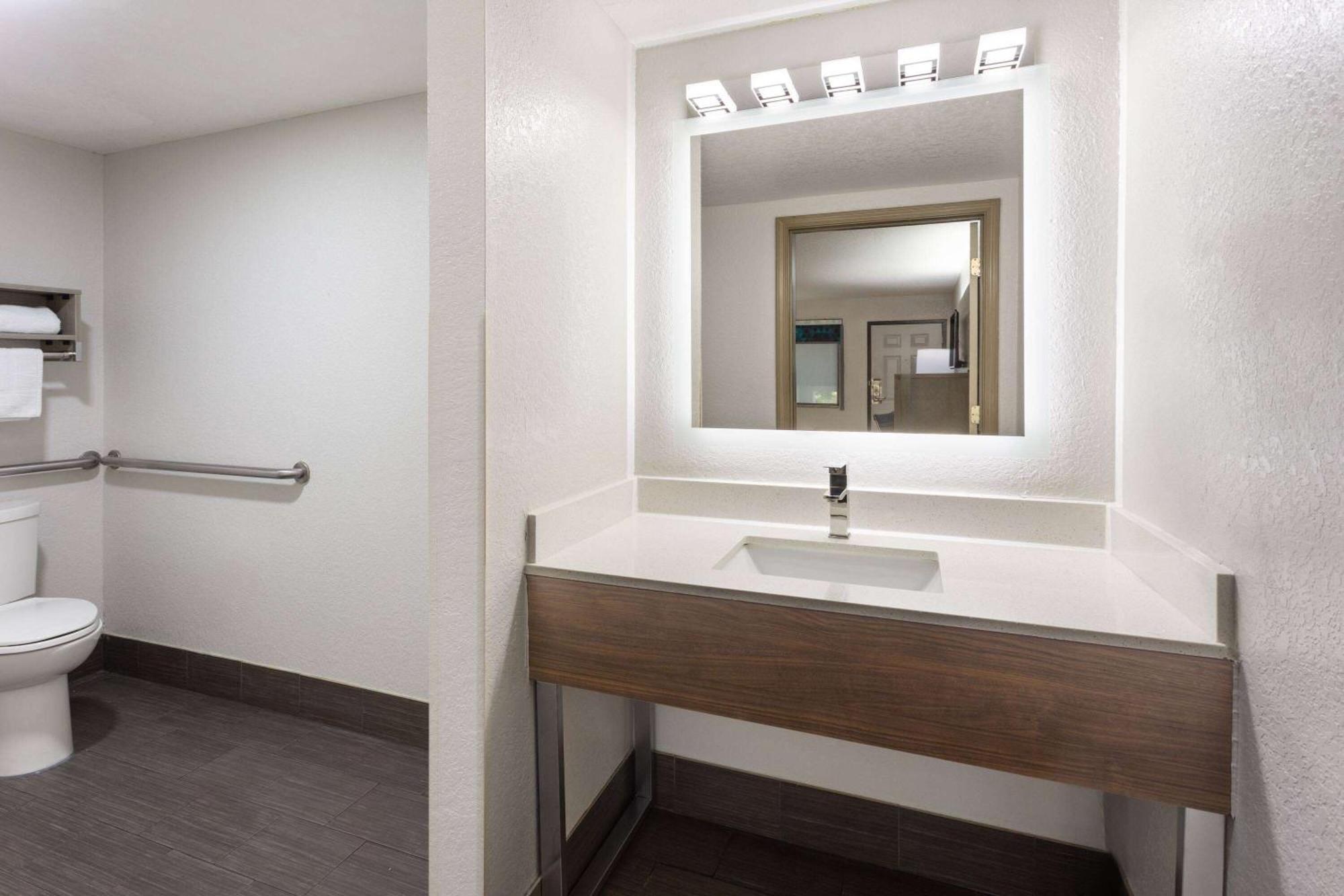 Super 8 By Wyndham Prattville Montgomery Zewnętrze zdjęcie